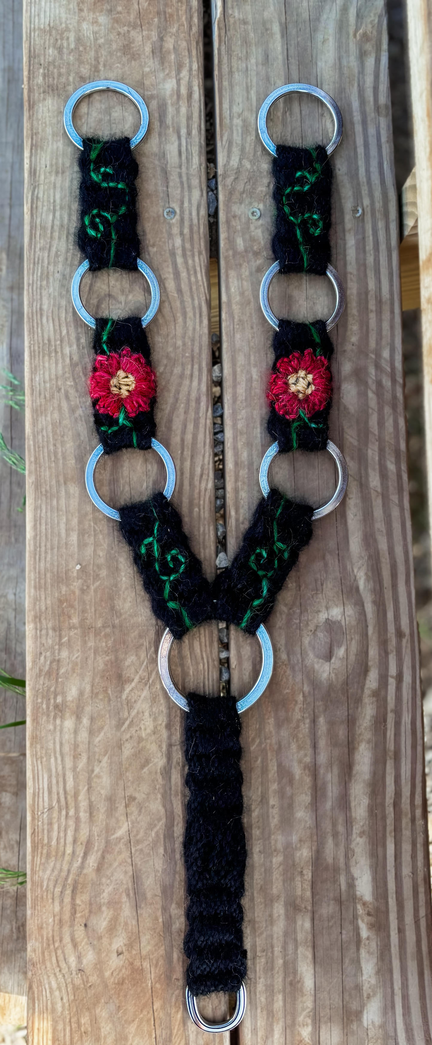 Flower embroidered ring breast collar