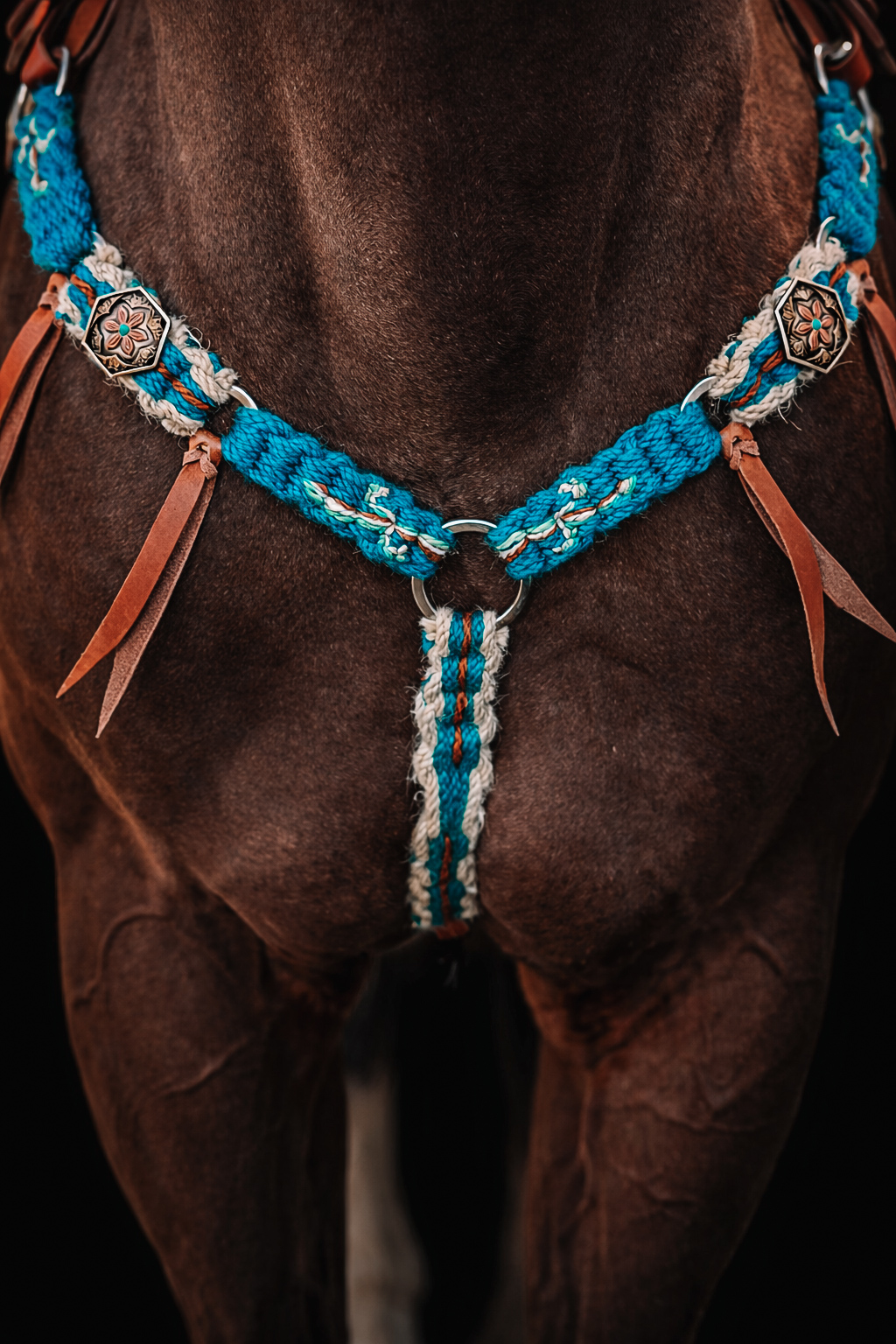 Retro floral ring breast collar