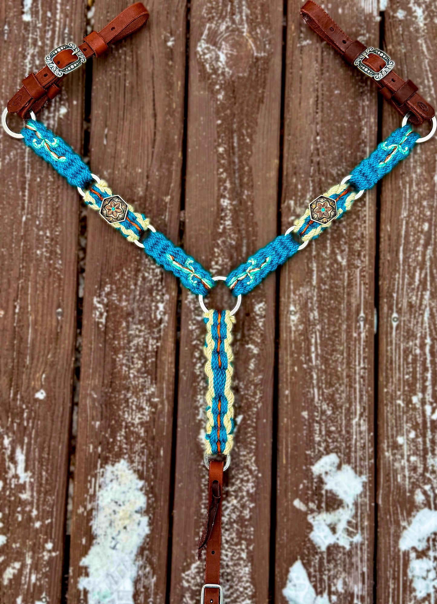 Retro floral ring breast collar